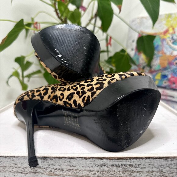🐆 Wild Pair Leopard Print Peep Toe Heels 🐆 - Picture 6 of 8